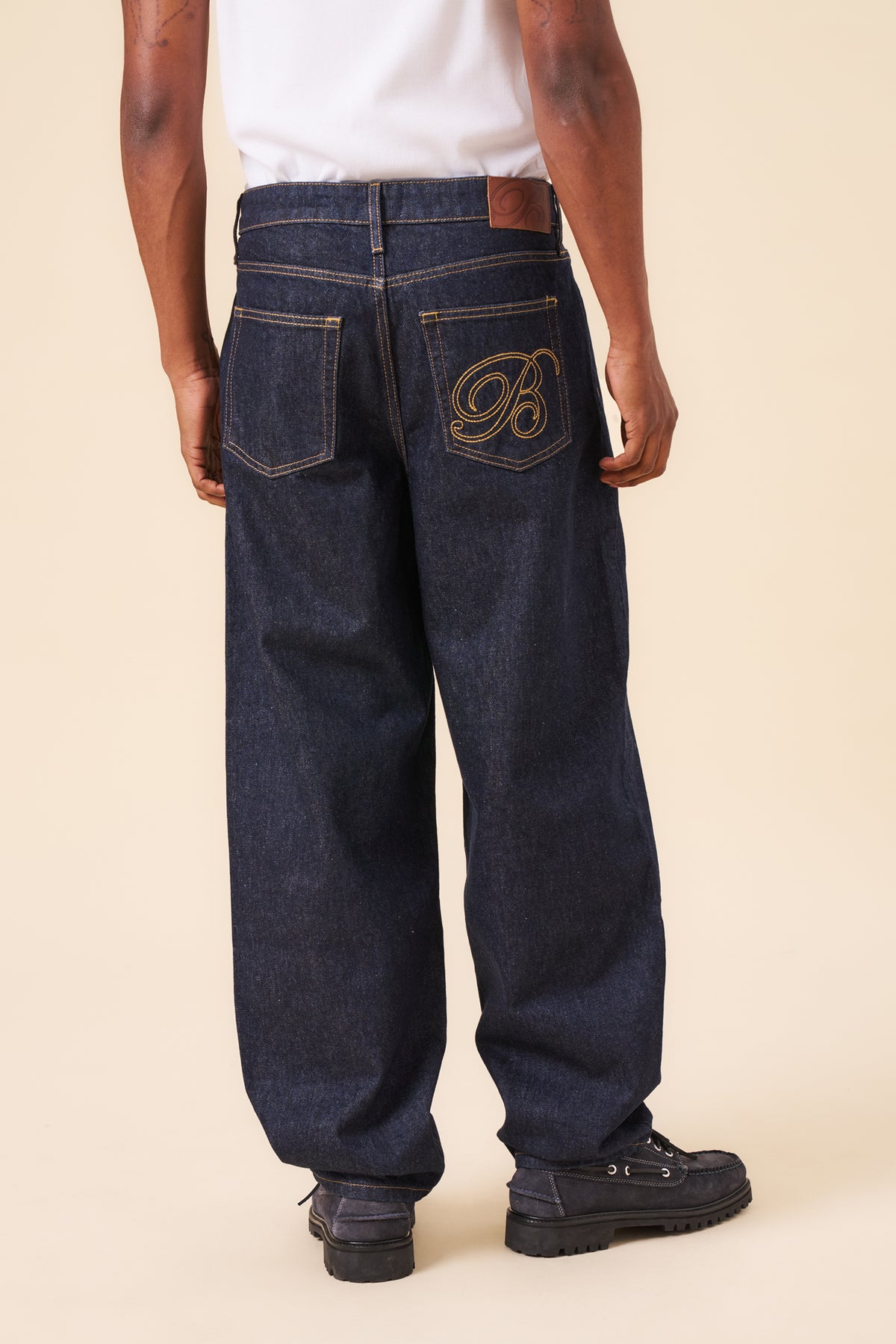 SIGNATURE BARREL LEG DENIM JEAN - RAW INDIGO