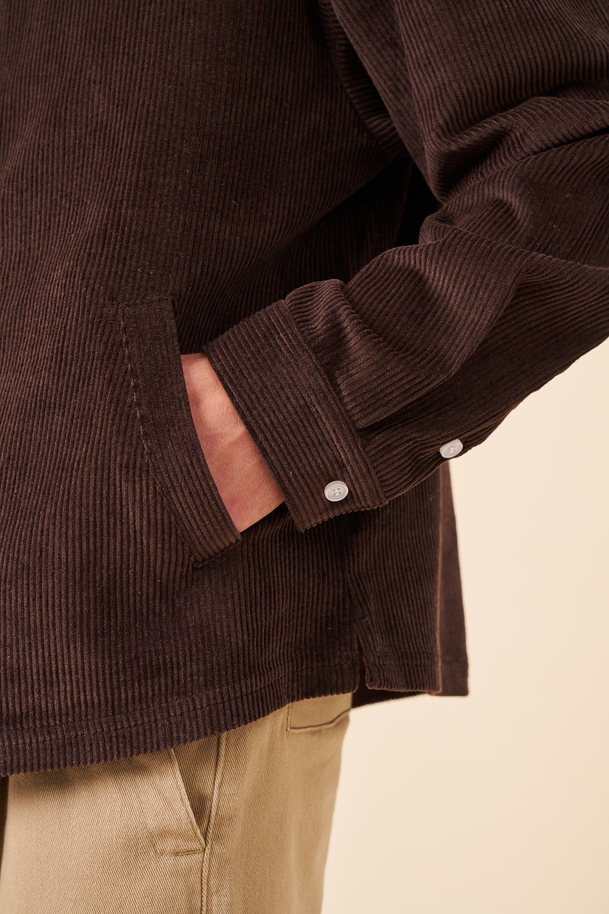 BUTTON UP COTTON CORD SHIRT - BROWN