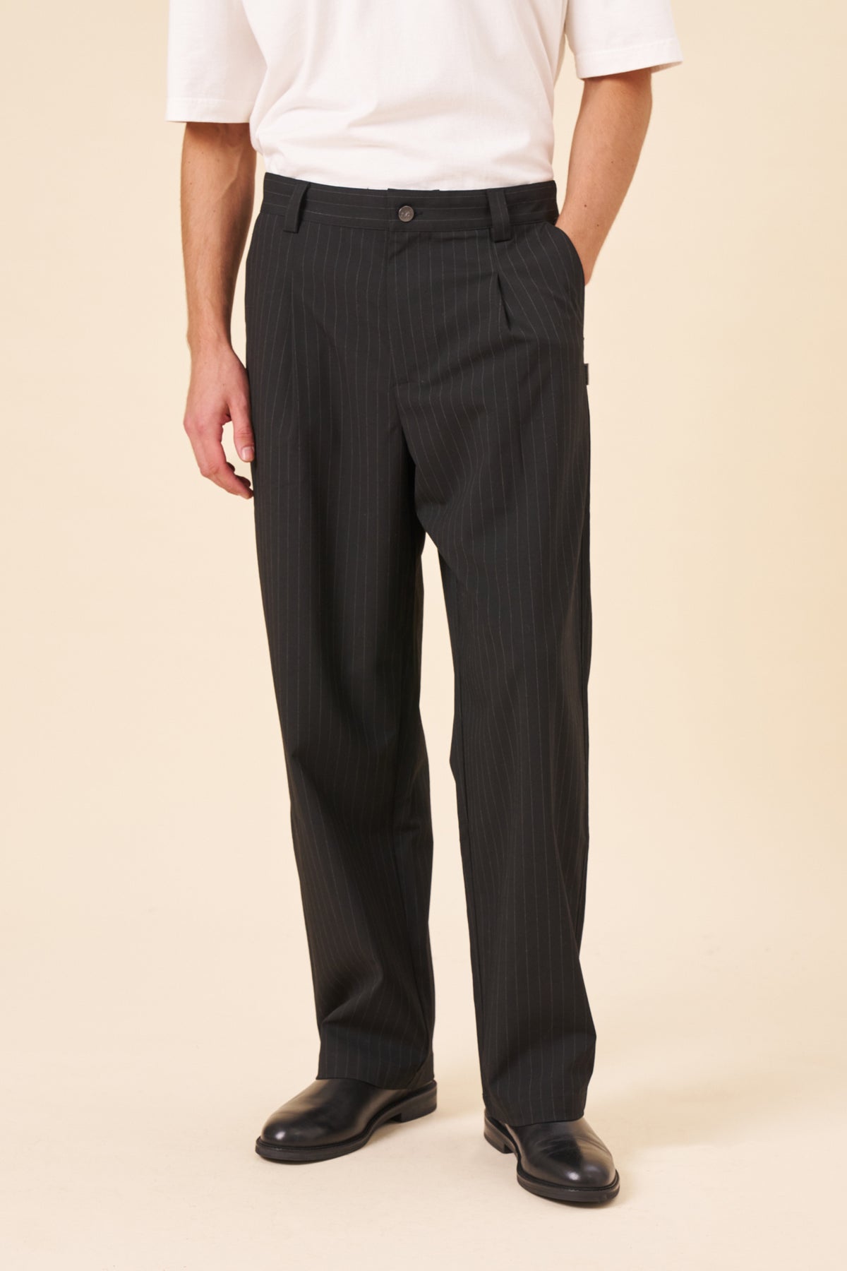 PIN STRIPE RELAXED PLEATED TROUSERS - BLACK