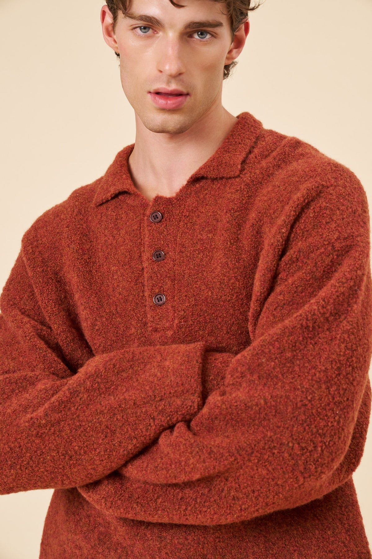 TEXTURED WOOL LONGSLEEVE KNIT POLO - RUST