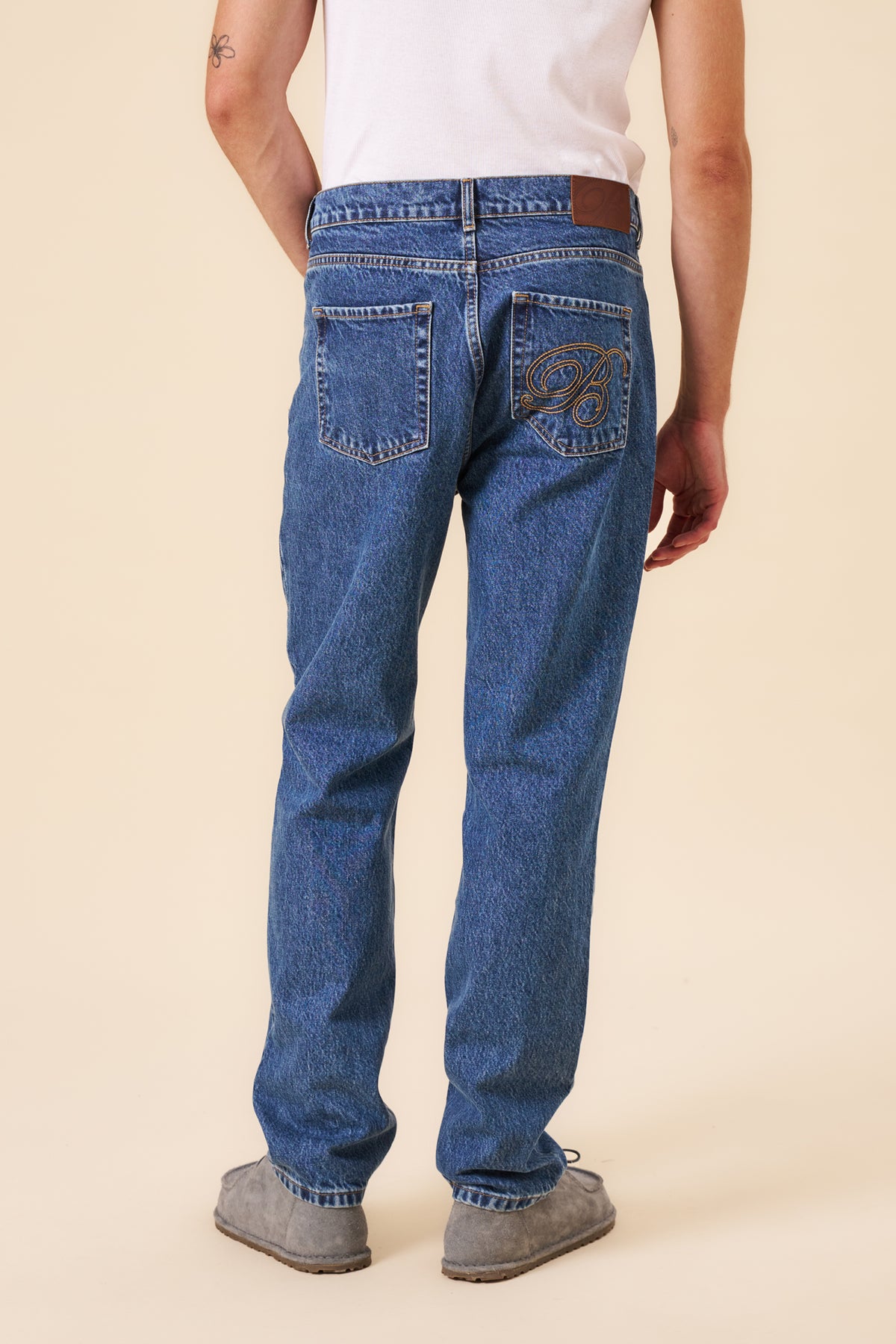 SIGNATURE WILLIAMSBURG DENIM JEAN - MID BLUE