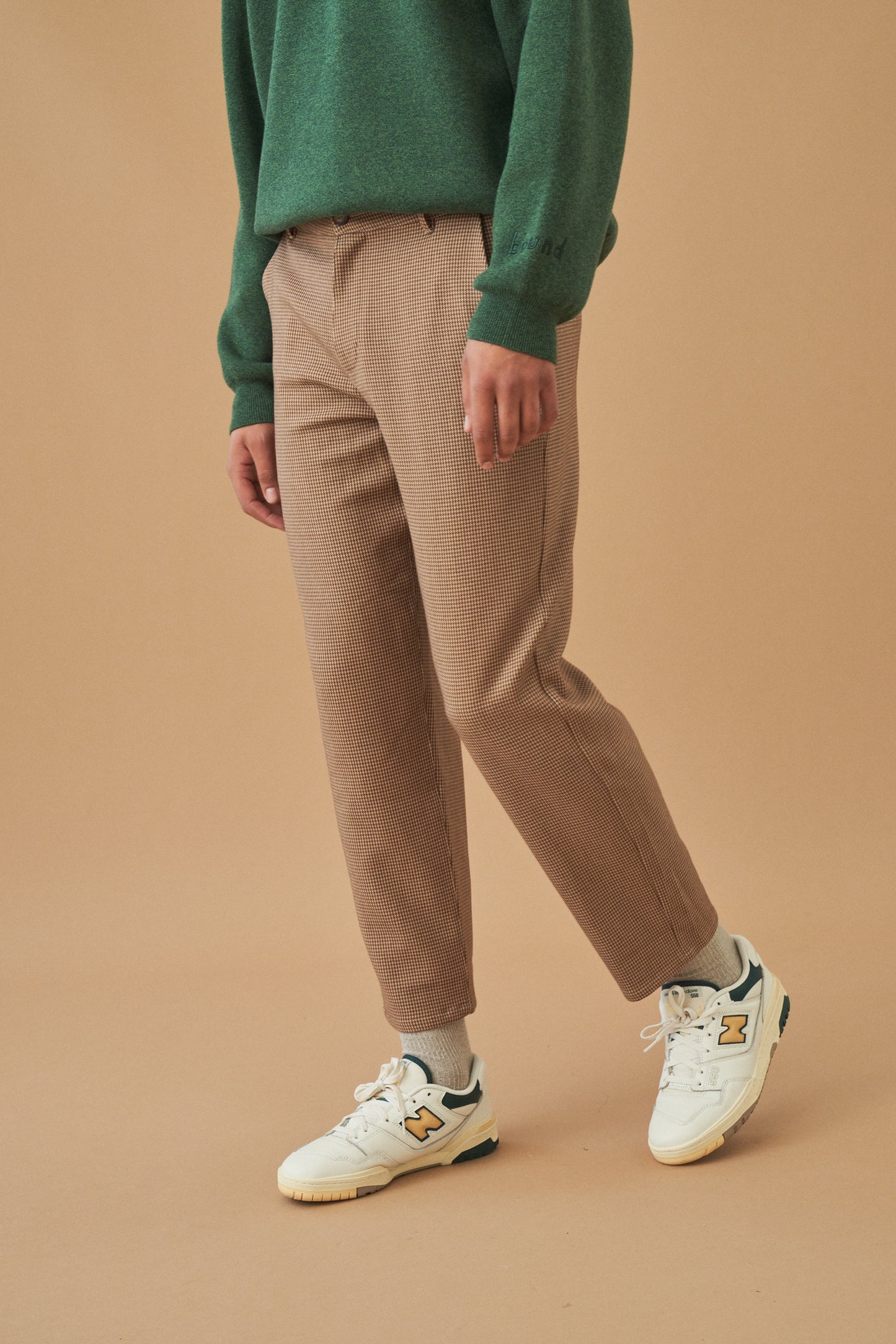 DOGTOOTH WOVEN CROPPED TROUSER - MOCHA