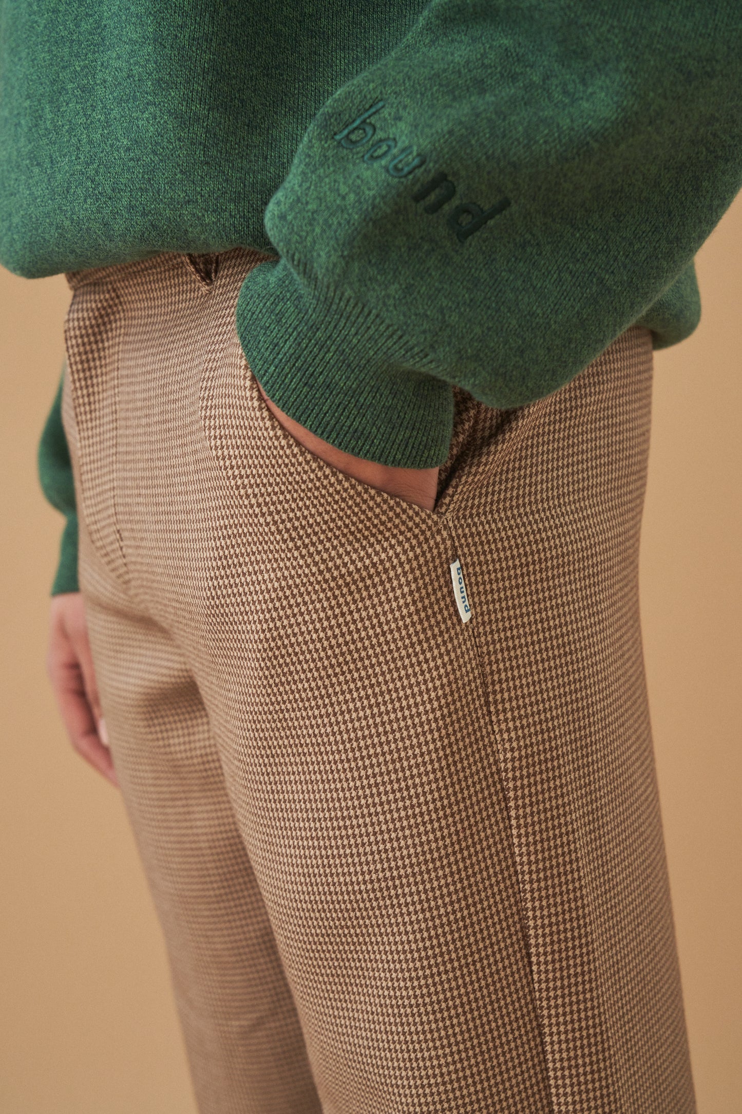 DOGTOOTH WOVEN CROPPED TROUSER - MOCHA