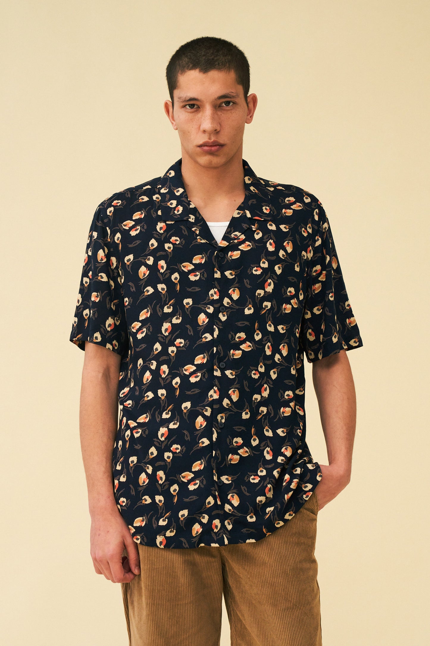 BERNARDO SS SHIRT - NAVY FLORAL