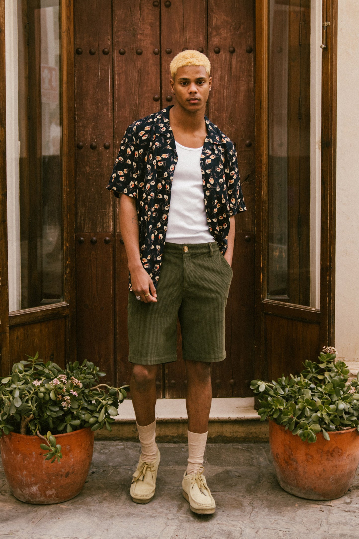 BERNARDO SS SHIRT - NAVY FLORAL